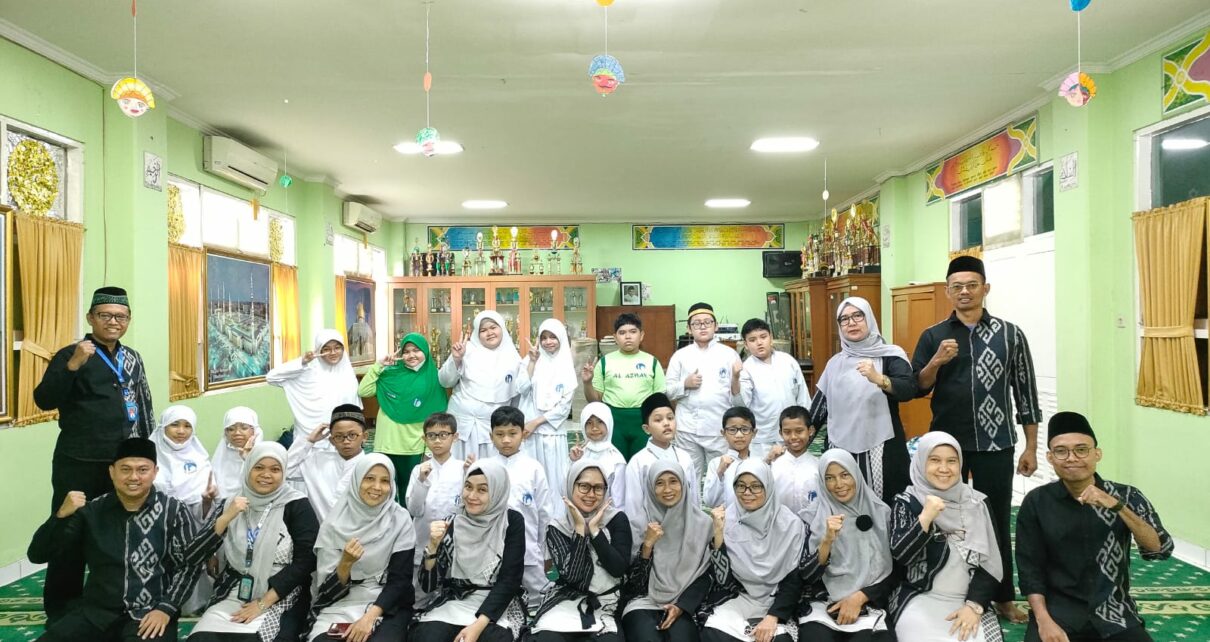 Murid dan Guru SDIA 2 Pasar Minggu