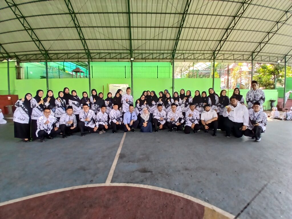 Para Guru SD Islam Al Azhar 2 Jakarta