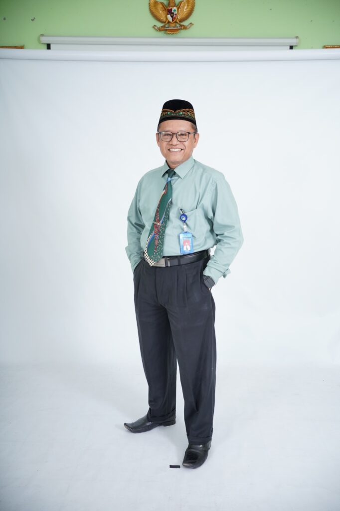 Pak H. Kusro Suharmi, S.Pd. (Wakasek)