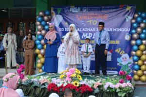 Penyerahan Dari Orang Tua Murid Ke Pihak Sekolah