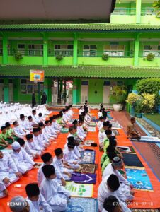 Kegiatan rutin Sholat Dhuha berjamaah di SD Islam Al Azhar 2 Pasar Minggu