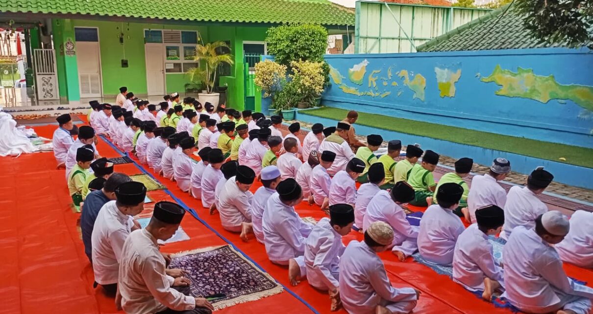 Kegiatan rutin Sholat Dhuha berjamaah di SD Islam Al Azhar 2 Pasar Minggu