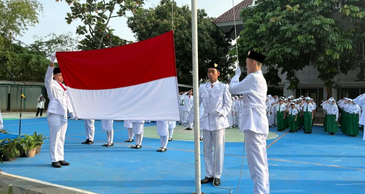 Upacara HUT Kemerdekaan Indonesia ke-81 di Kampus Pejaten