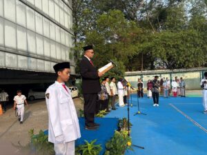 Upacara HUT Kemerdekaan Indonesia ke-81 di Kampus Pejaten